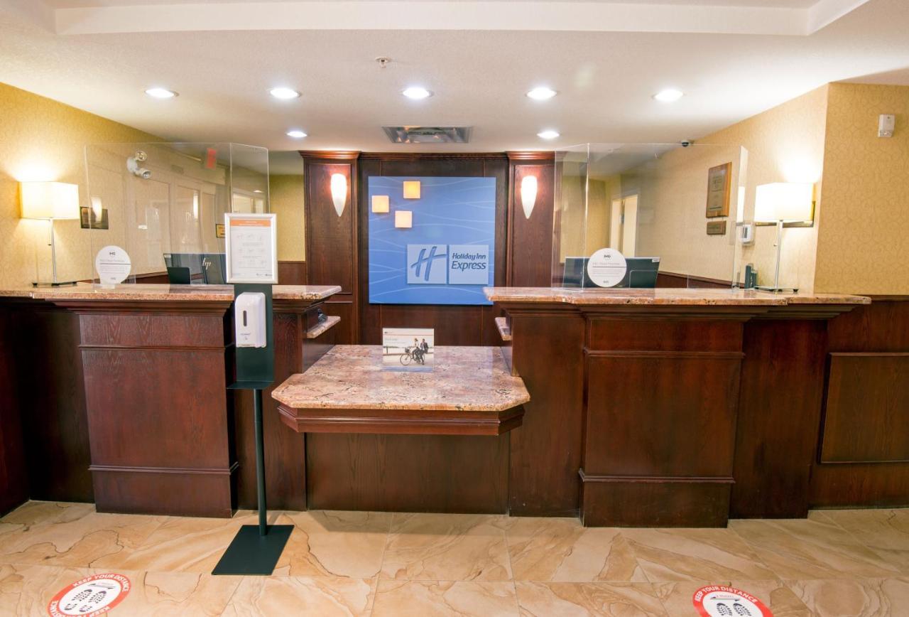 Holiday Inn Express Hotel & Suites Edson By Ihg Exterior foto